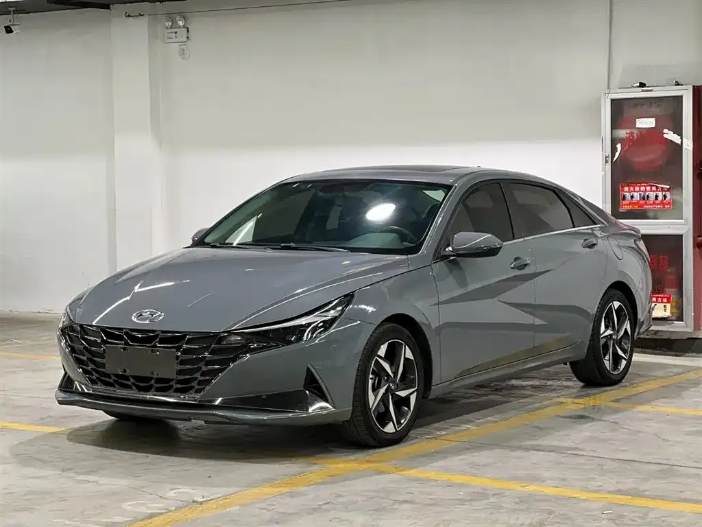 Hyundai Elantra 2023 из CN, фото 1