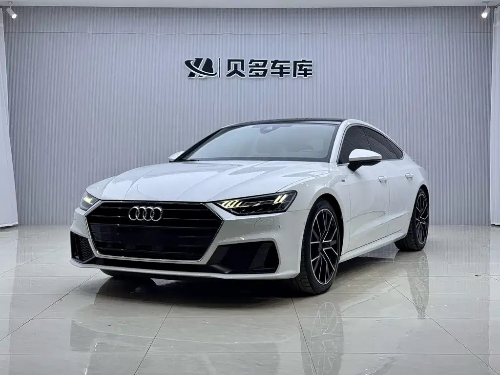Audi A7 — фото 1