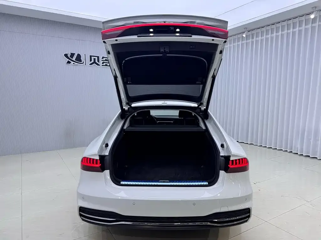 Audi A7 — фото 7