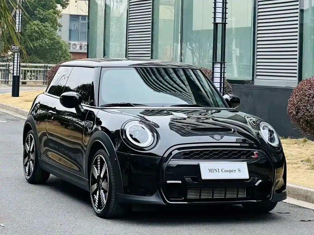 MINI Cooper (3-door) 2024 из CN, фото 6