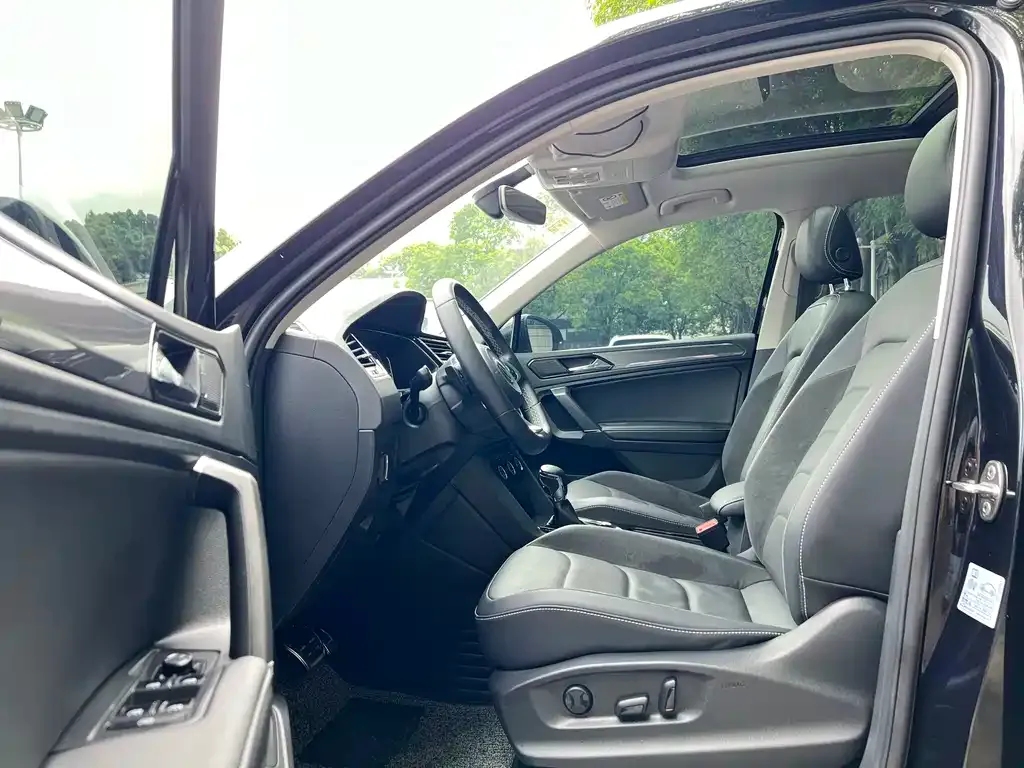 Volkswagen Tiguan L 2021 из CN, фото 3