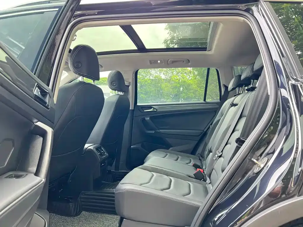 Volkswagen Tiguan L 2021 из CN, фото 2