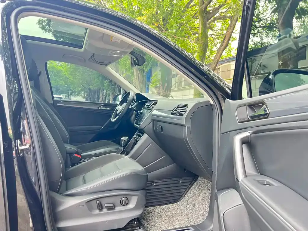 Volkswagen Tiguan L 2021 из CN, фото 7