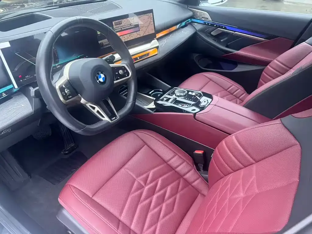 BMW 5 Series 2025 из CN, фото 9