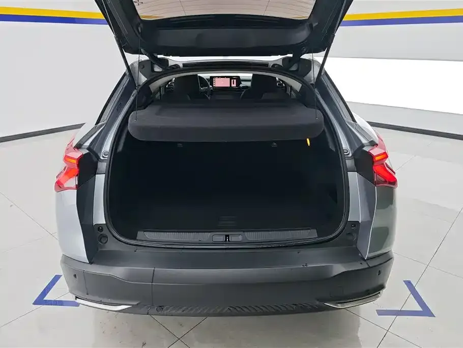 Citroen C5 X 2024 из CN, фото 4