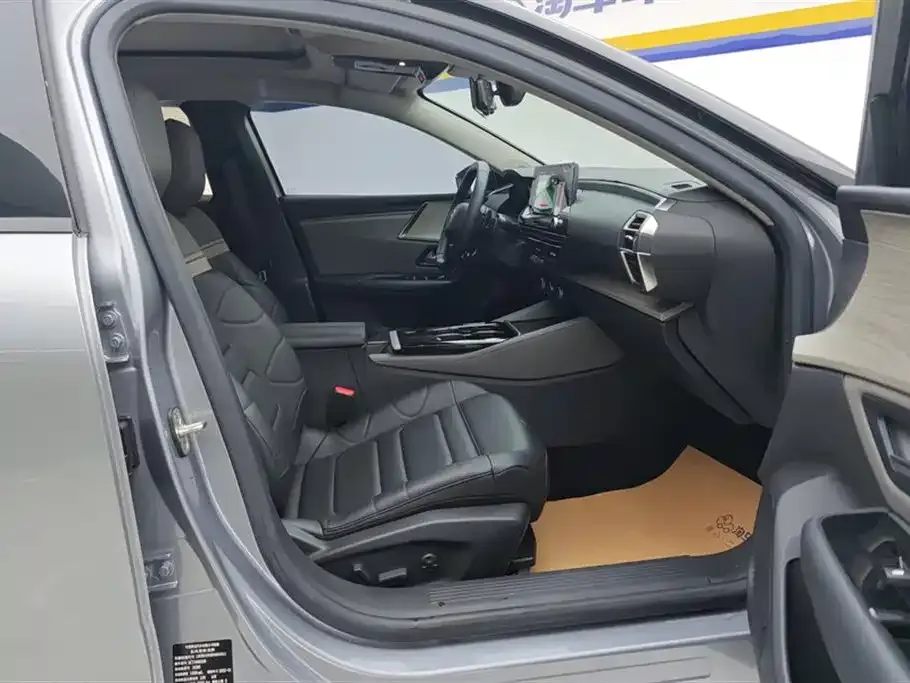 Citroen C5 X 2024 из CN, фото 8