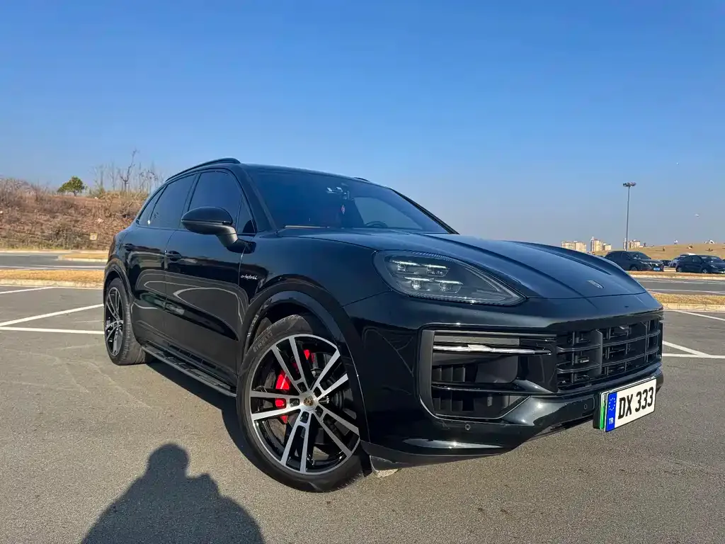 Porsche Cayenne Hybrid 2024 из CN, фото 1