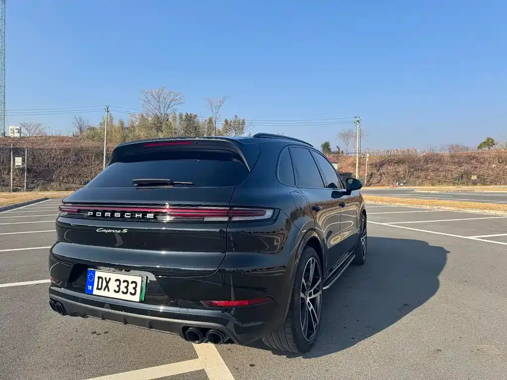 Porsche Cayenne Hybrid 2024 из CN, фото 3