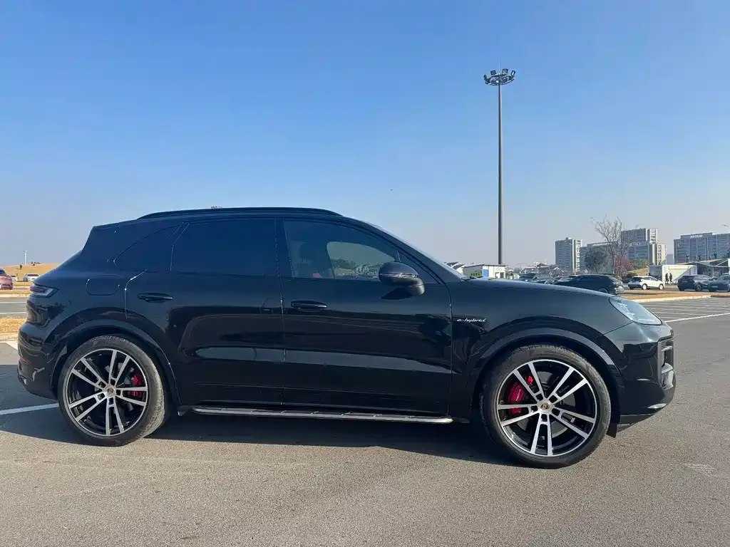 Porsche Cayenne Hybrid 2024 из CN, фото 8