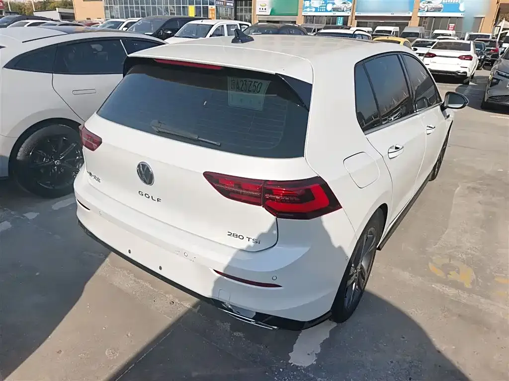 Volkswagen Golf 2022 из CN, фото 7