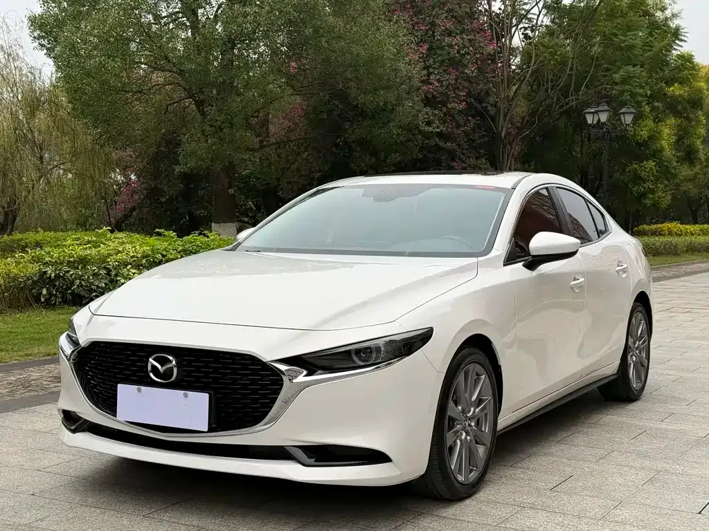 Mazda 3 Axela 2022 из CN, фото 1