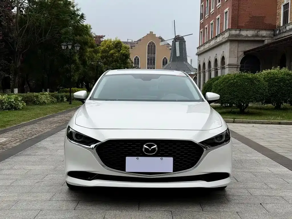 Mazda 3 Axela 2022 из CN, фото 2