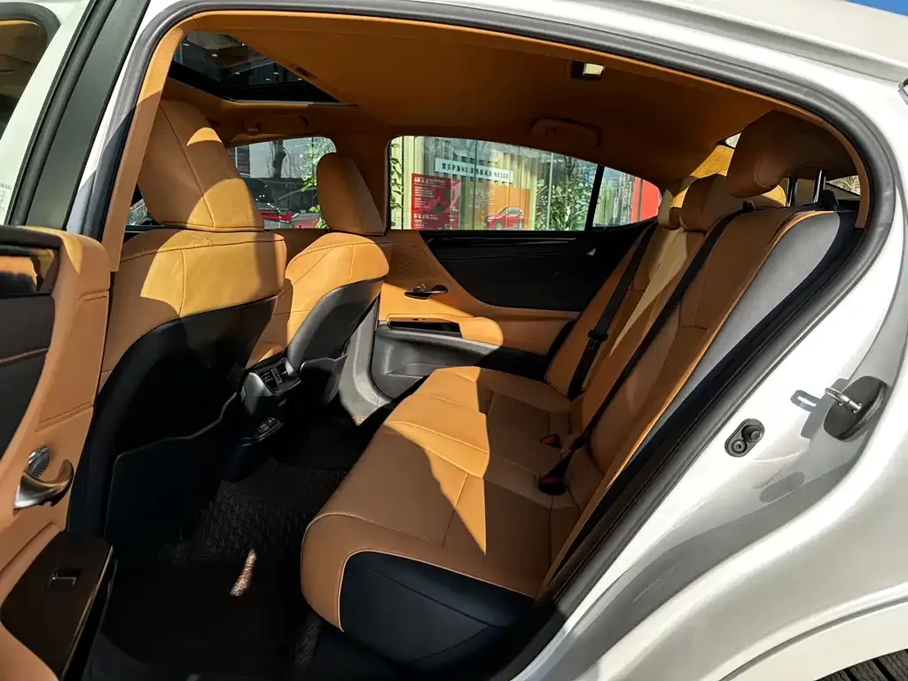 Lexus ES 2023 из CN, фото 6