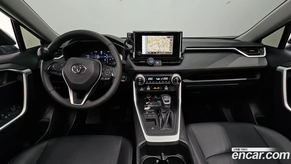 Toyota RAV4 — фото 5