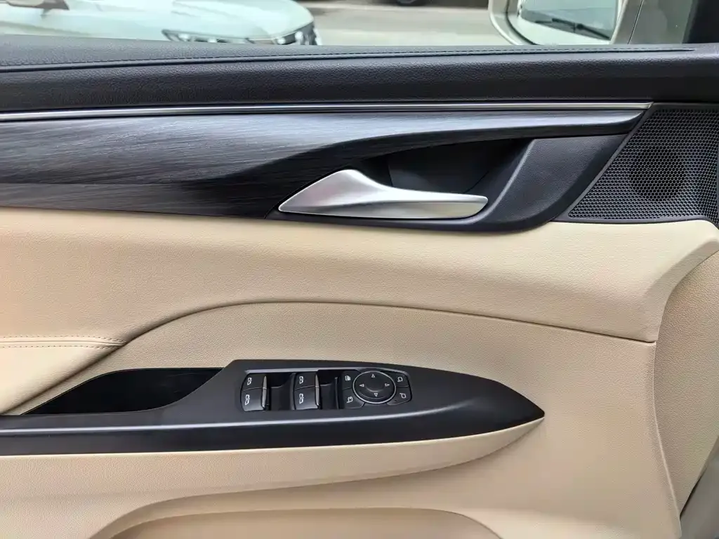 Buick GL8 2022 из CN, фото 3