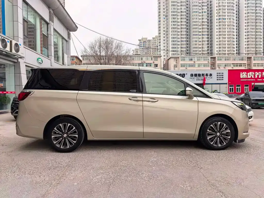 Buick GL8 2022 из CN, фото 9