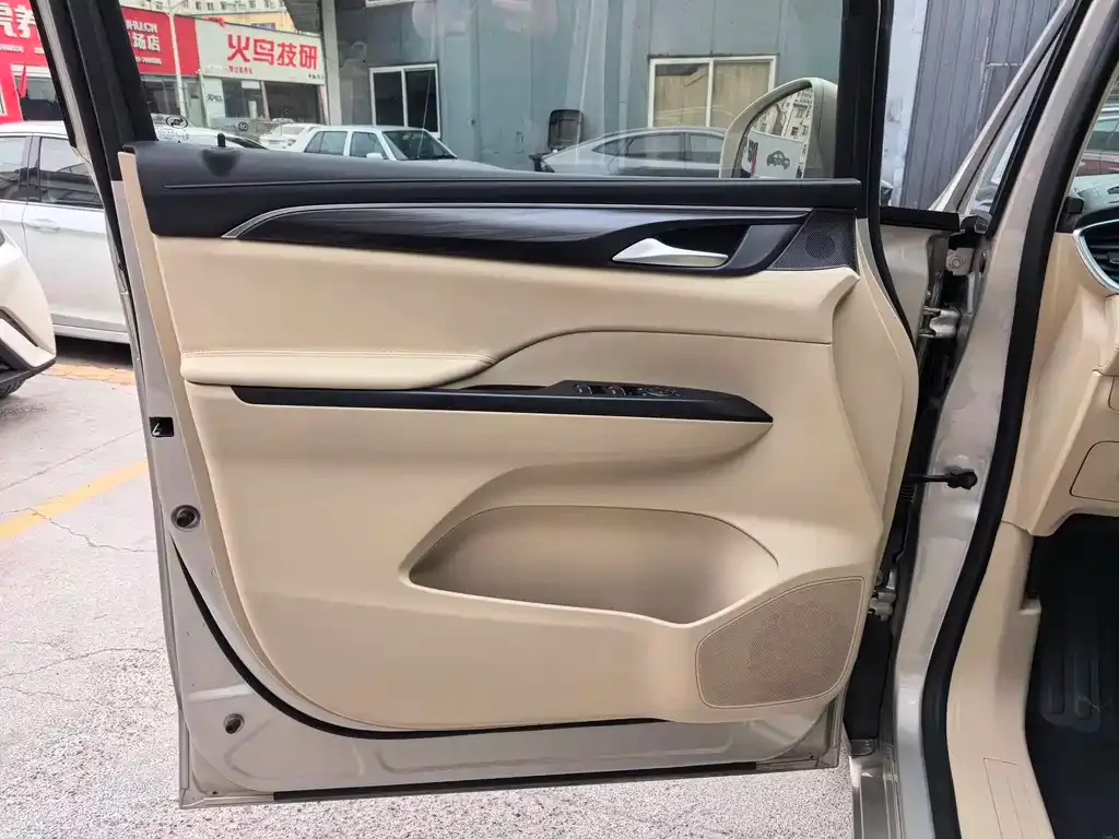 Buick GL8 2022 из CN, фото 8