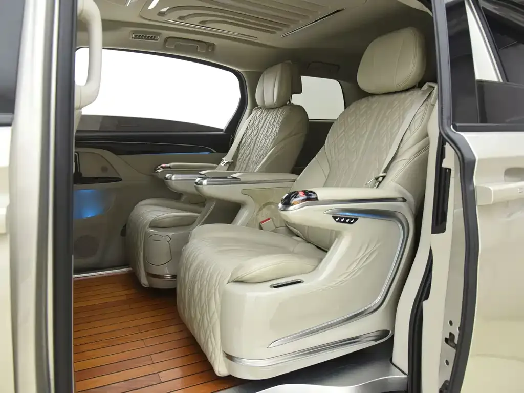 Buick GL8 2022 из CN, фото 9