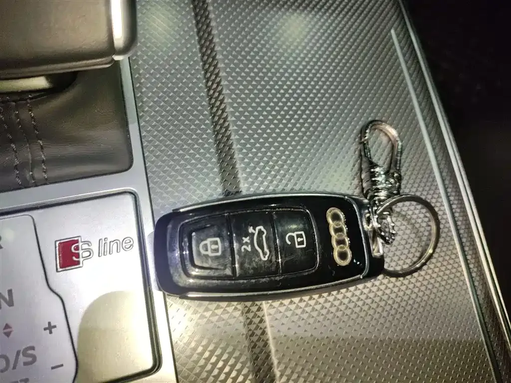 Audi A6L 2021 из CN, фото 5