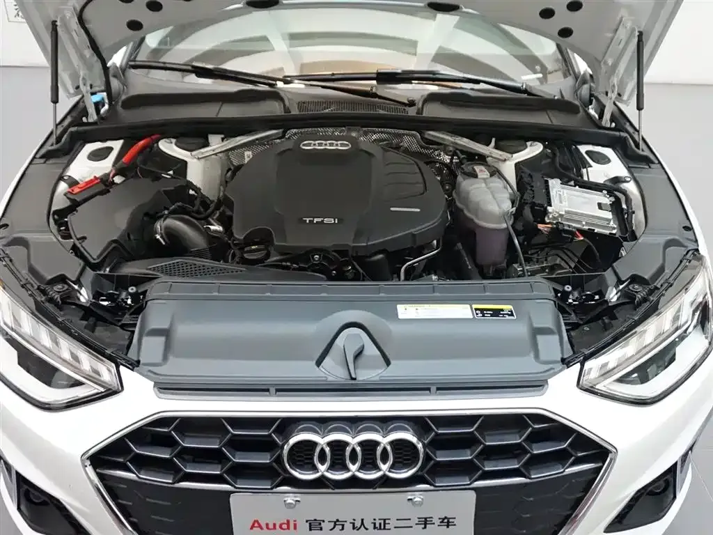 Audi A4L 2021 из CN, фото 10