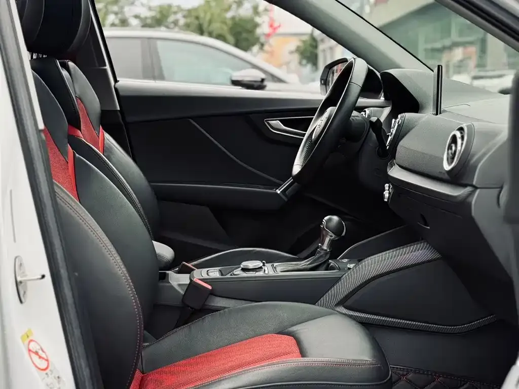 Audi Q2L 2021 из CN, фото 8
