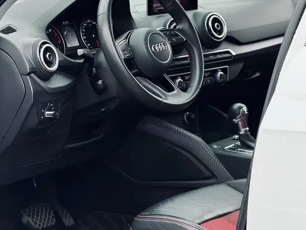 Audi Q2L 2021 из CN, фото 6