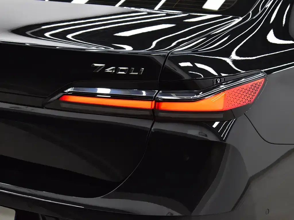 BMW 7 Series 2025 из CN, фото 6