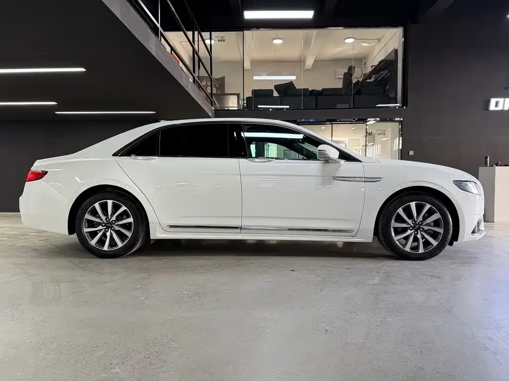 Lincoln Continental 2021 из CN, фото 2