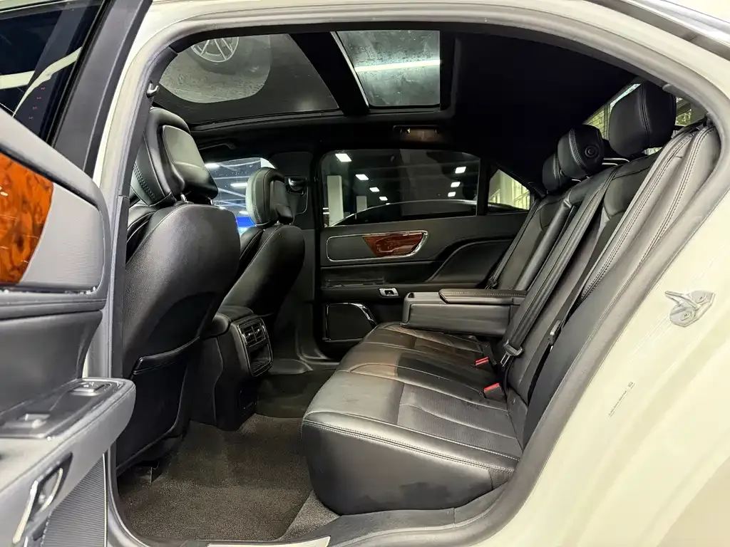 Lincoln Continental 2021 из CN, фото 3