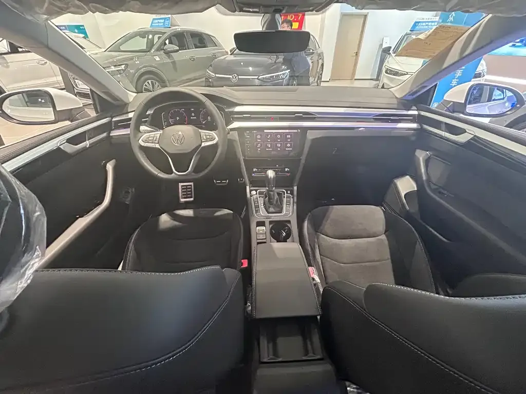 Volkswagen CC 2024 из CN, фото 6