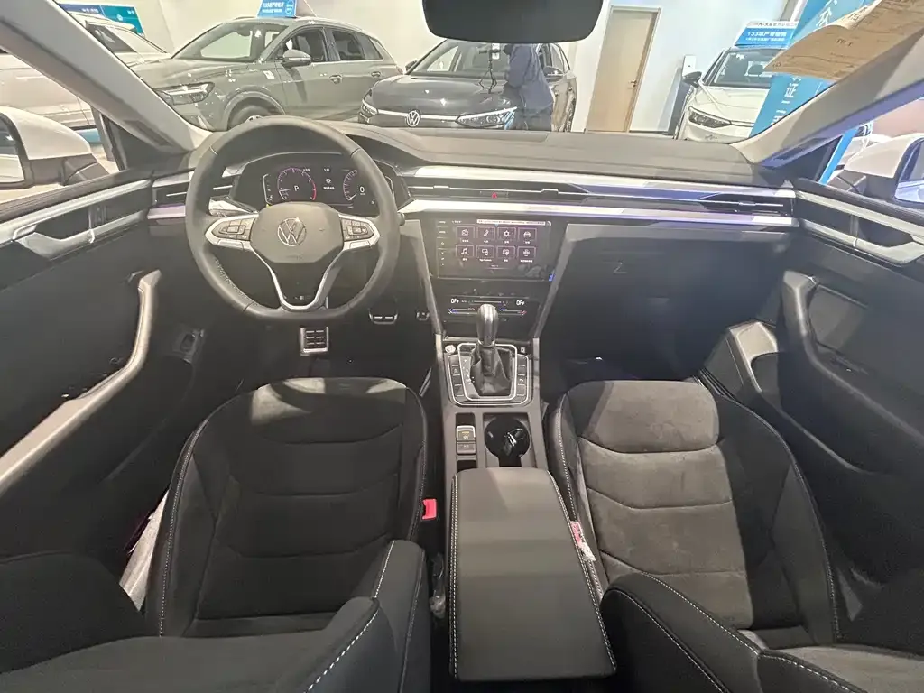 Volkswagen CC 2024 из CN, фото 7