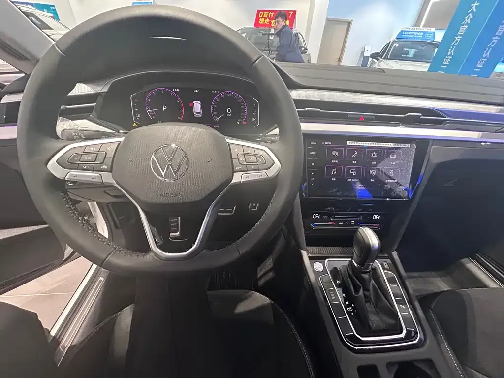 Volkswagen CC 2024 из CN, фото 9