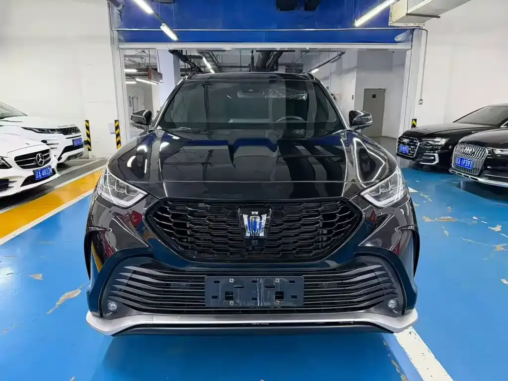Toyota Crown Kluger 2023 из CN, фото 2