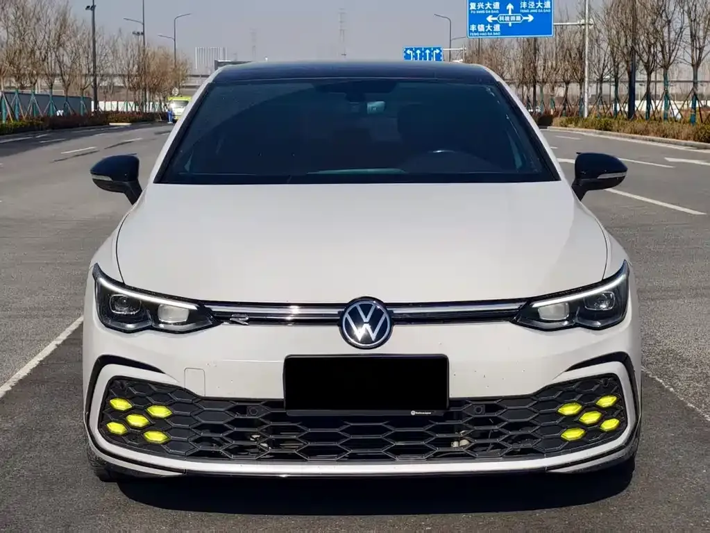 Volkswagen Golf 2022 из CN, фото 2