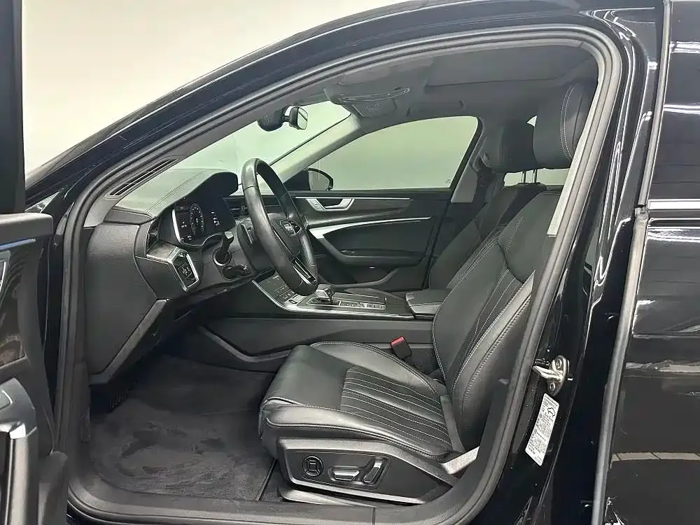 Audi A6L 2023 из CN, фото 5