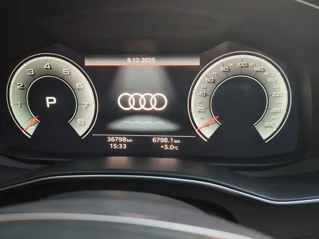 Audi A6L 2023 из CN, фото 10