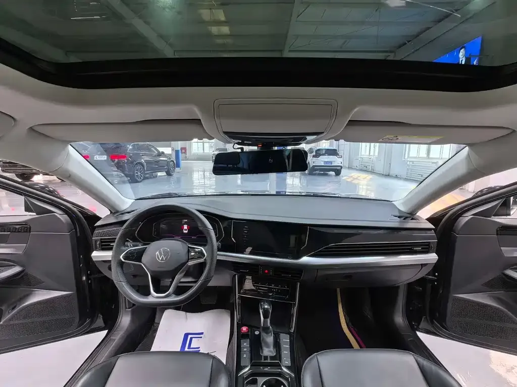 Volkswagen Passat 2023 из CN, фото 10