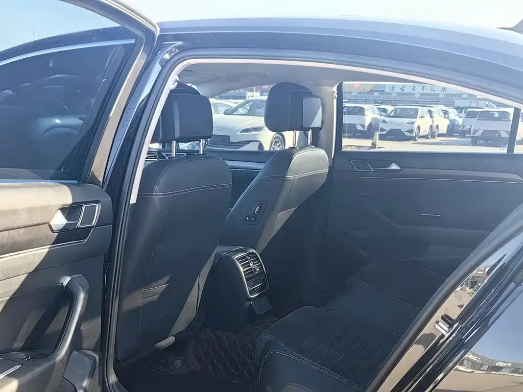 Volkswagen Magotan 2021 из CN, фото 8