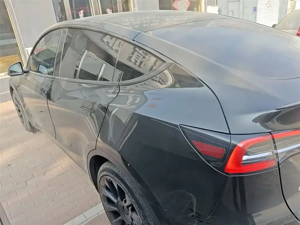 Tesla Model Y — фото 5