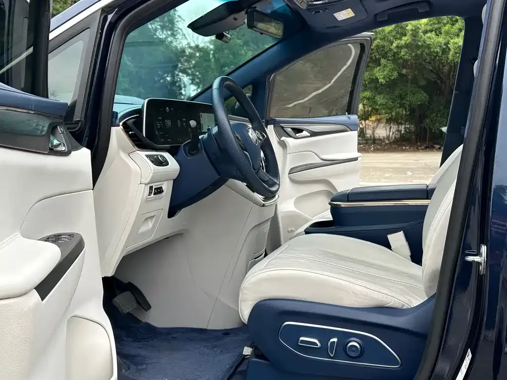 Buick GL8 2022 из CN, фото 2