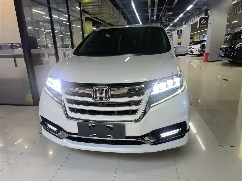 Honda Elysion 2021 из CN, фото 5