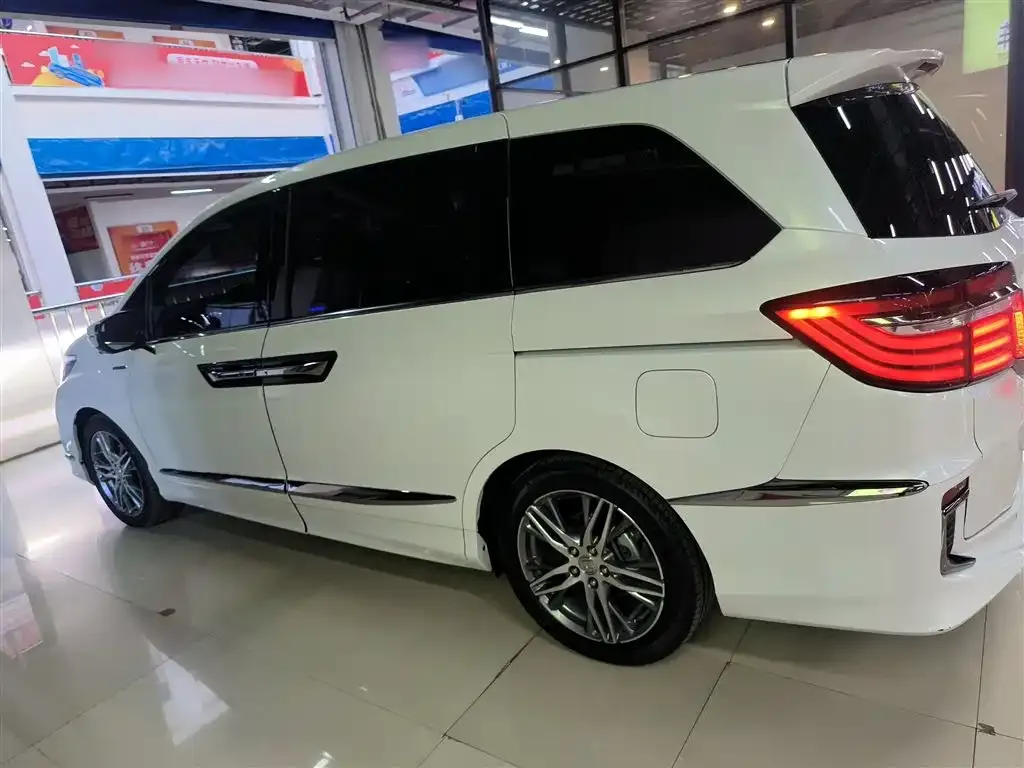 Honda Elysion 2021 из CN, фото 2
