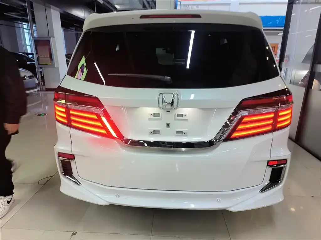 Honda Elysion 2021 из CN, фото 10
