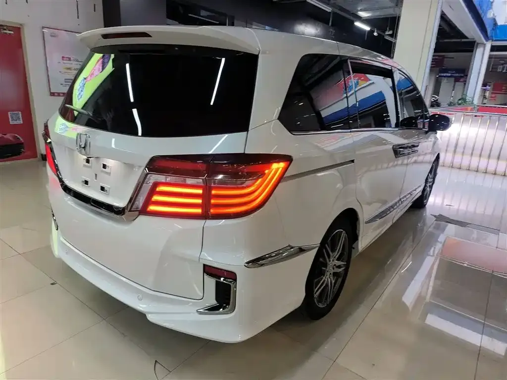 Honda Elysion 2021 из CN, фото 4