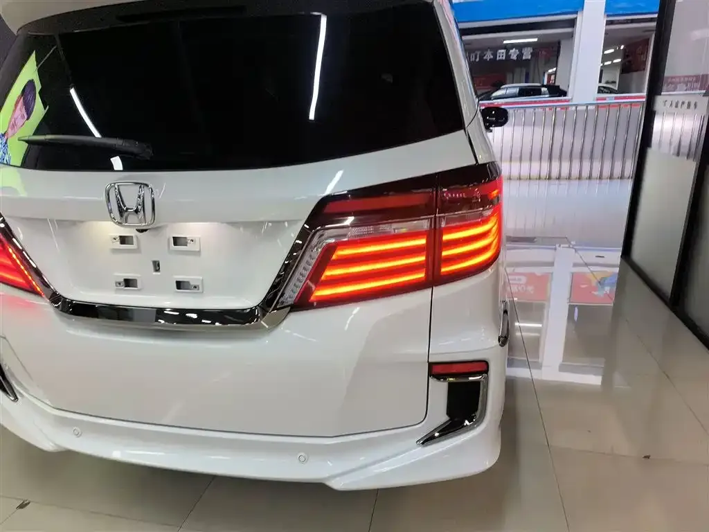Honda Elysion 2021 из CN, фото 8