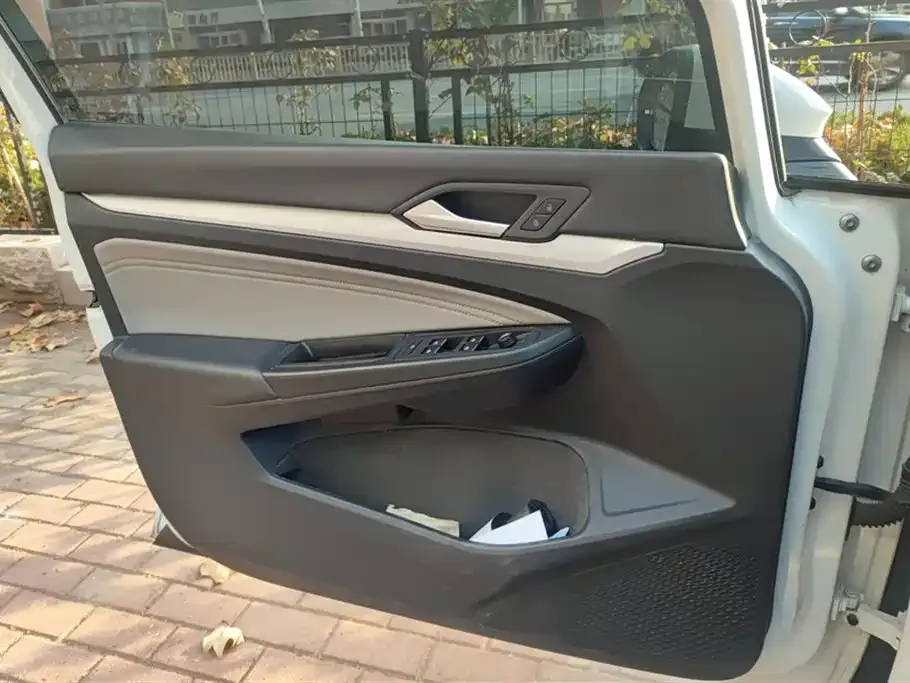 Volkswagen Golf 2021 из CN, фото 3
