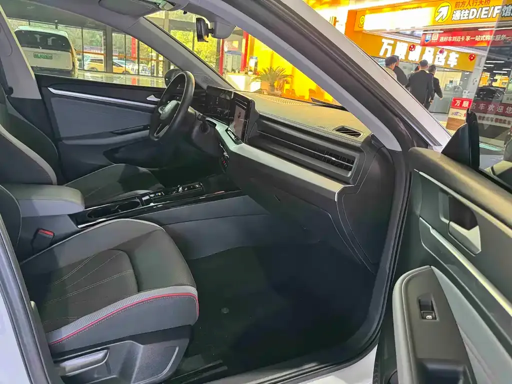 Volkswagen Lamando 2024 из CN, фото 10