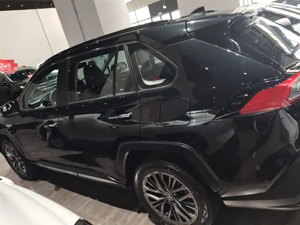 Toyota Wildlander 2023 из CN, фото 2