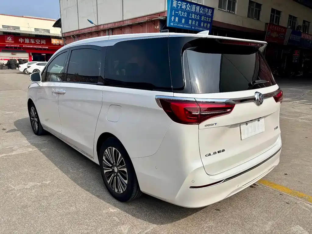 Buick GL8 2022 из CN, фото 10
