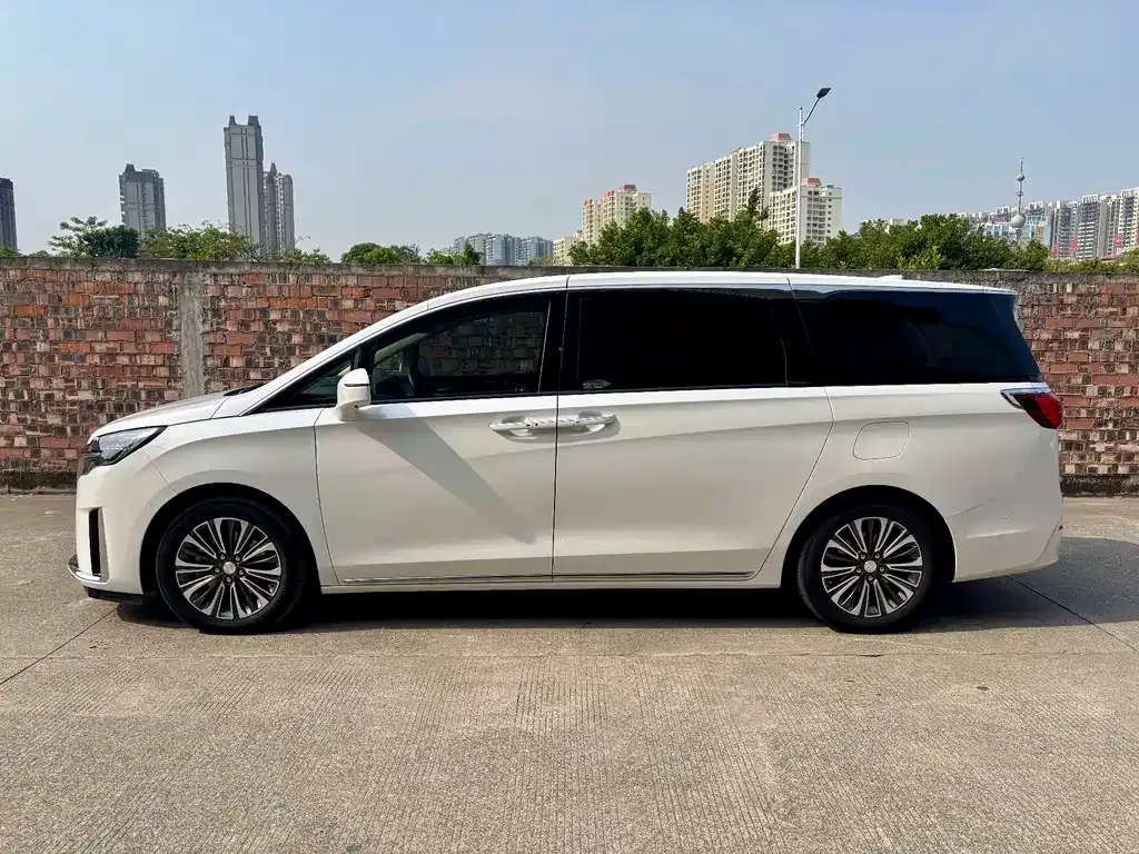 Buick GL8 2022 из CN, фото 6